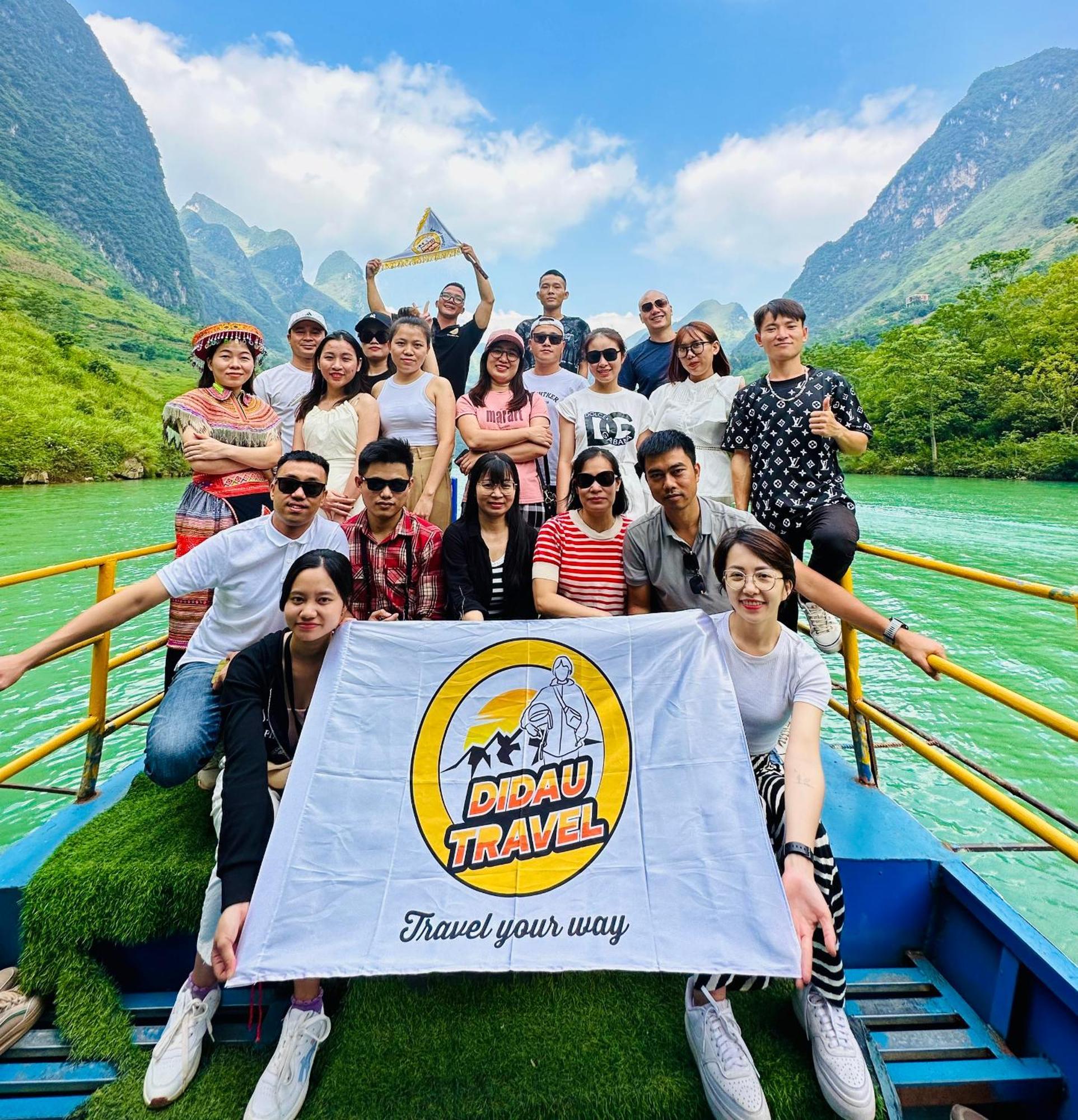 Tl Adventure Tour & Motorbike Lejlighedshotel Hà Giang Eksteriør billede