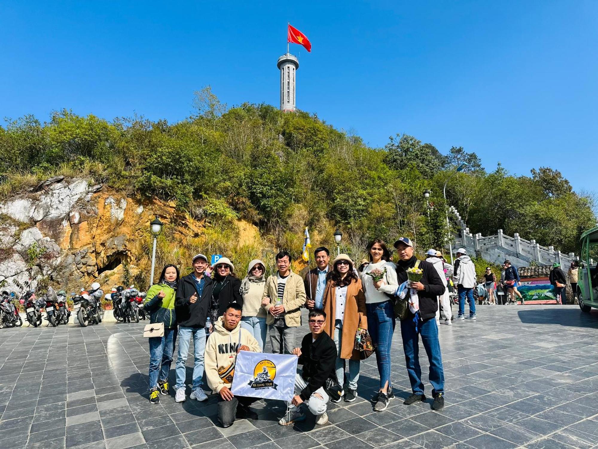 Tl Adventure Tour & Motorbike Lejlighedshotel Hà Giang Eksteriør billede